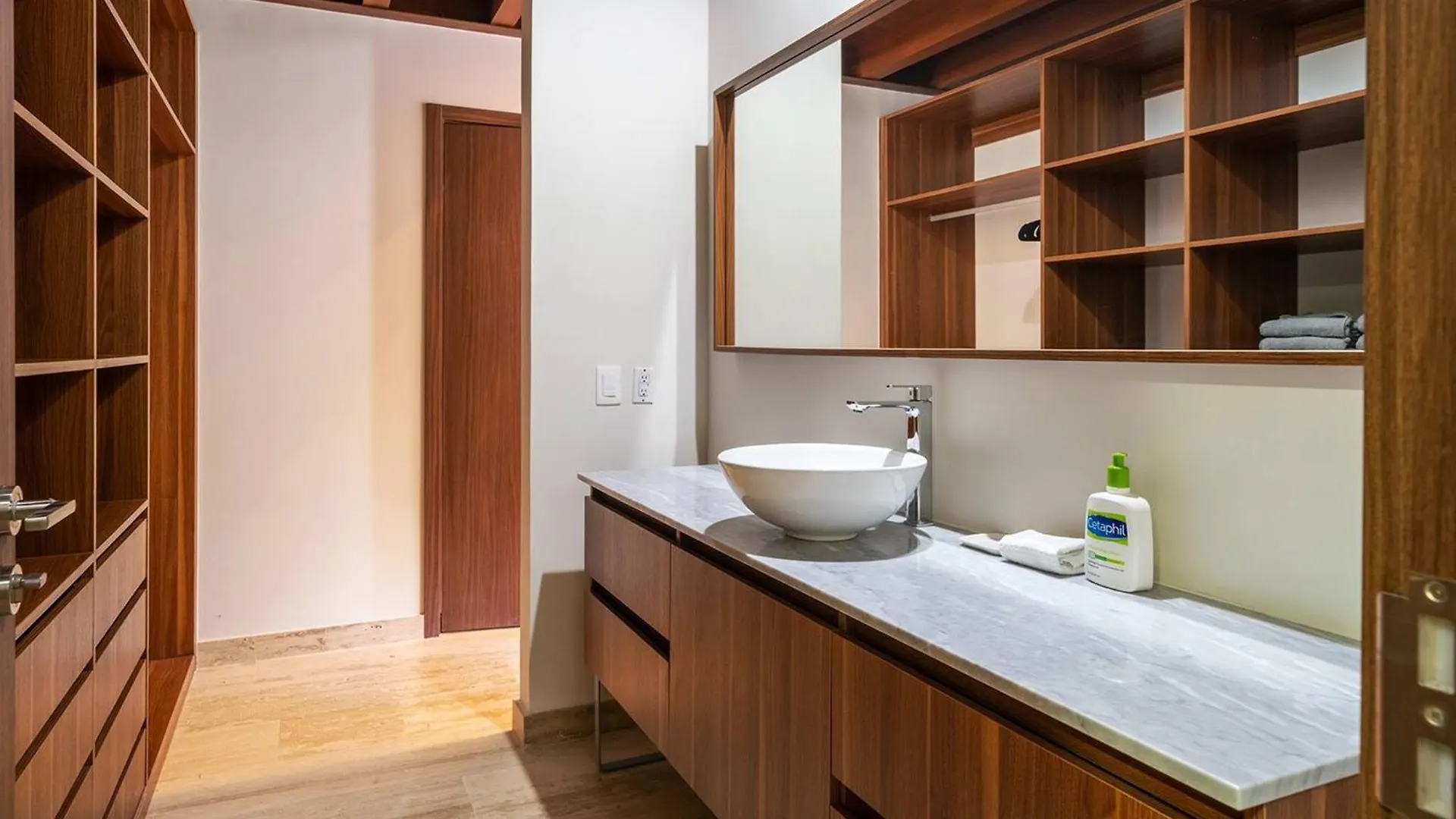 Luxury 3 Bedroom Condo - Infinity Pool - Awa Residences - Condo Anahuac 110 普拉亚卡门 0*,  墨西哥